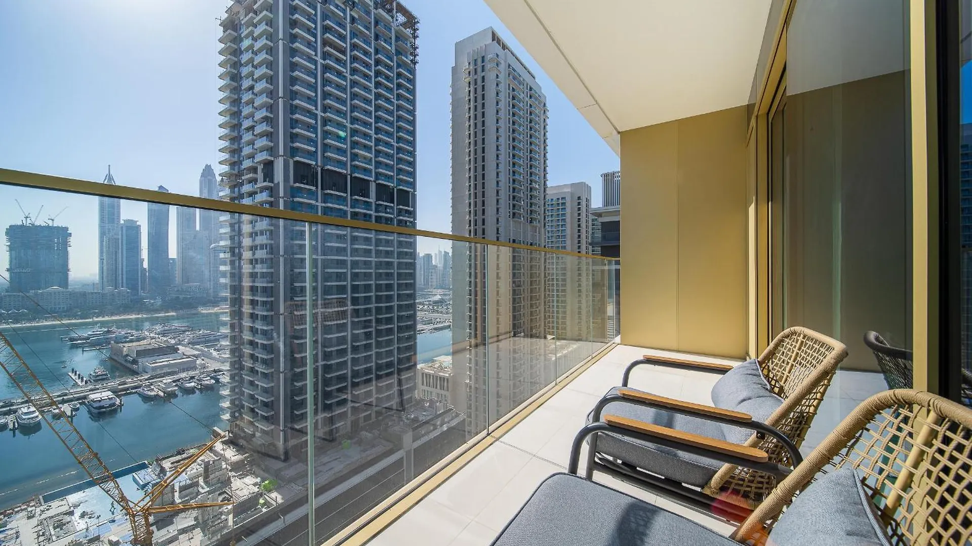 Apartment Grand Bleu 02 - Limited Offer! 1Br Coastal Retreat At Emaar Beachfront Dubai